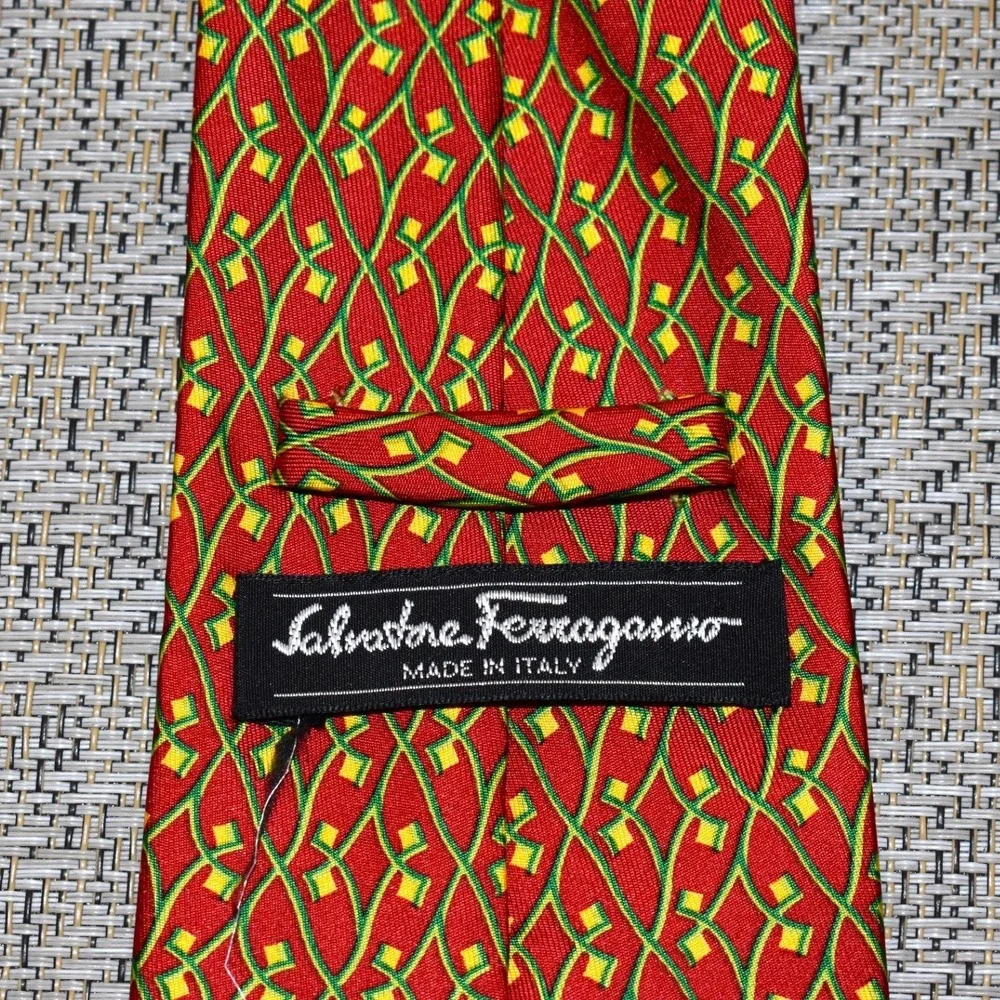 Salvatore Ferragamo Necktie Mens‎ Red Green Yellow Silk Geometric Made in Italy